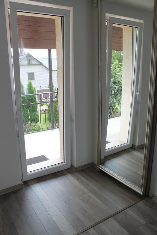 Sveciu Namai Lanko G. Hotell Klaipėda Rom bilde